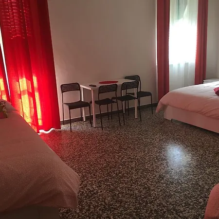 לינה וארוחת בוקר Aliante Turist House