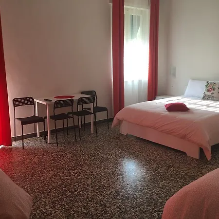 לינה וארוחת בוקר Aliante Turist House 3*