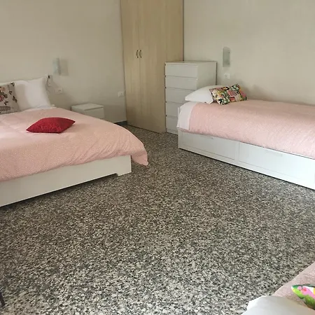 Aliante Turist House לינה וארוחת בוקר