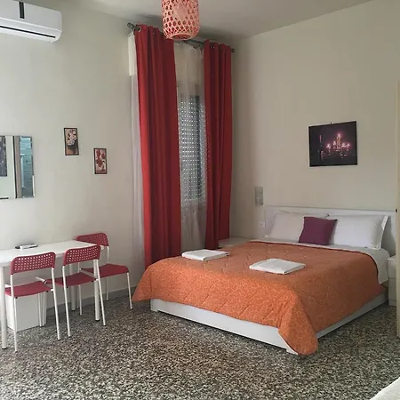 לינה וארוחת בוקר Aliante Turist House פיזה