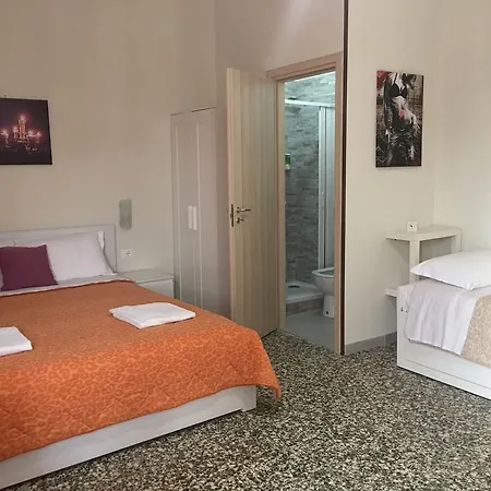 Aliante Turist House 3* פיזה