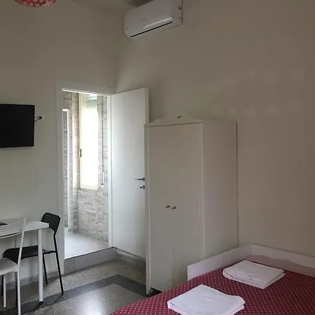 לינה וארוחת בוקר Aliante Turist House