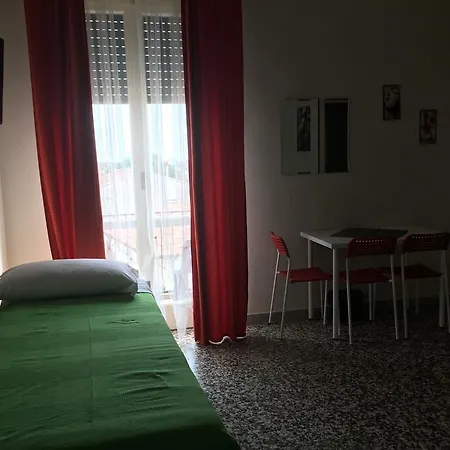 לינה וארוחת בוקר Aliante Turist House פיזה